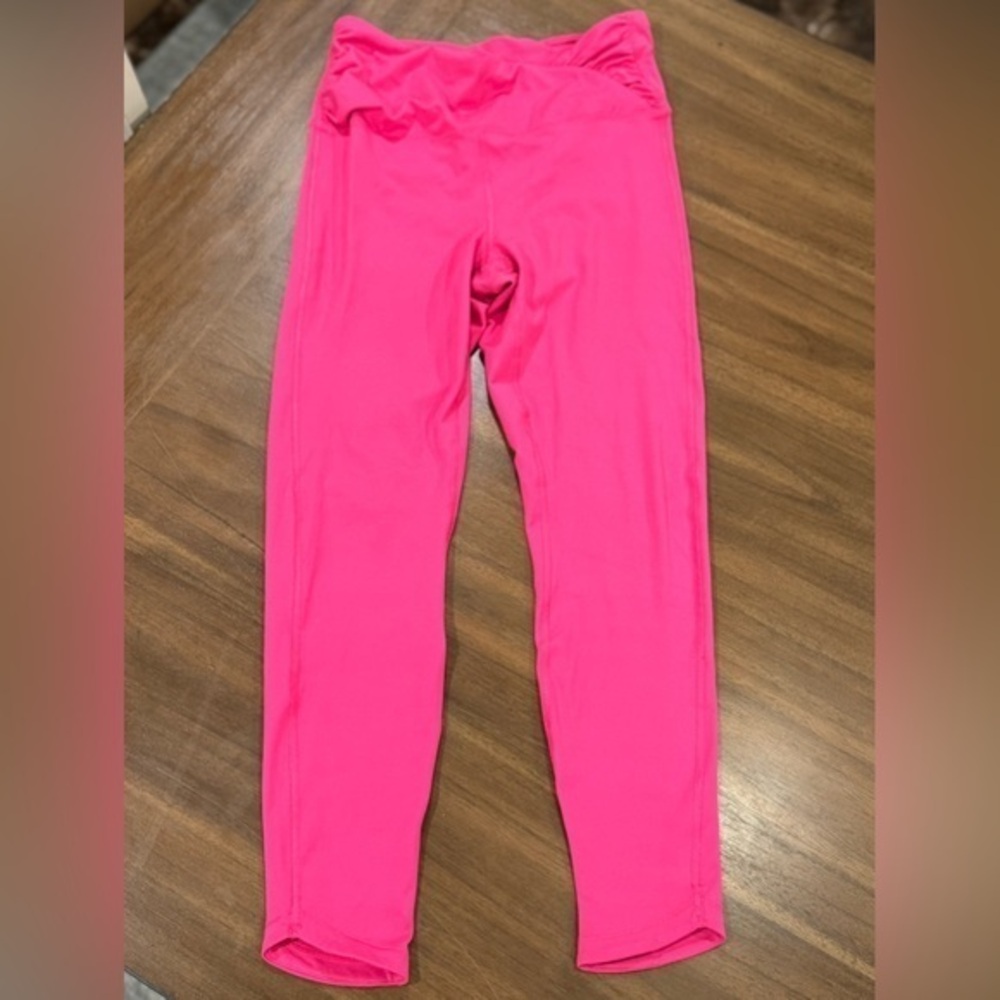 Yogaliscious Luxe Pink Leggings Size Medium